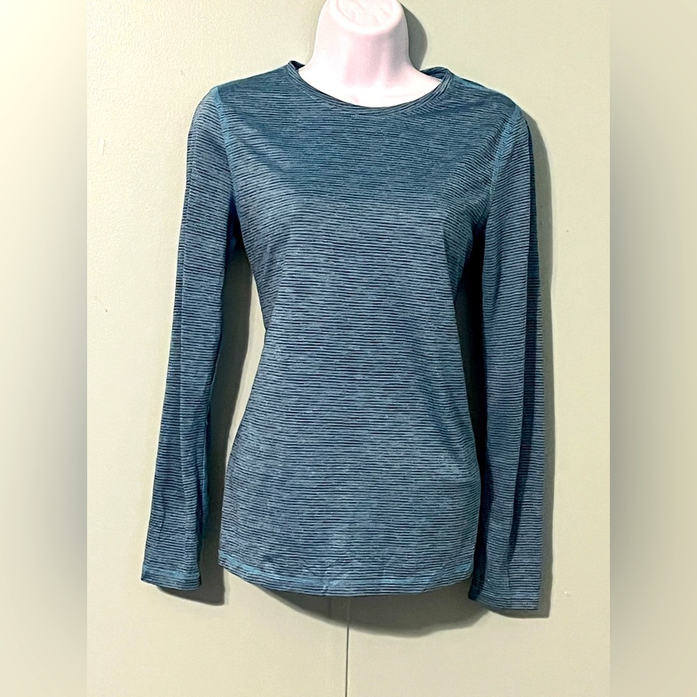 Athletic Works Workout Top Size 4/6 Blue Two Tone Stripes‎ Long Sleeve